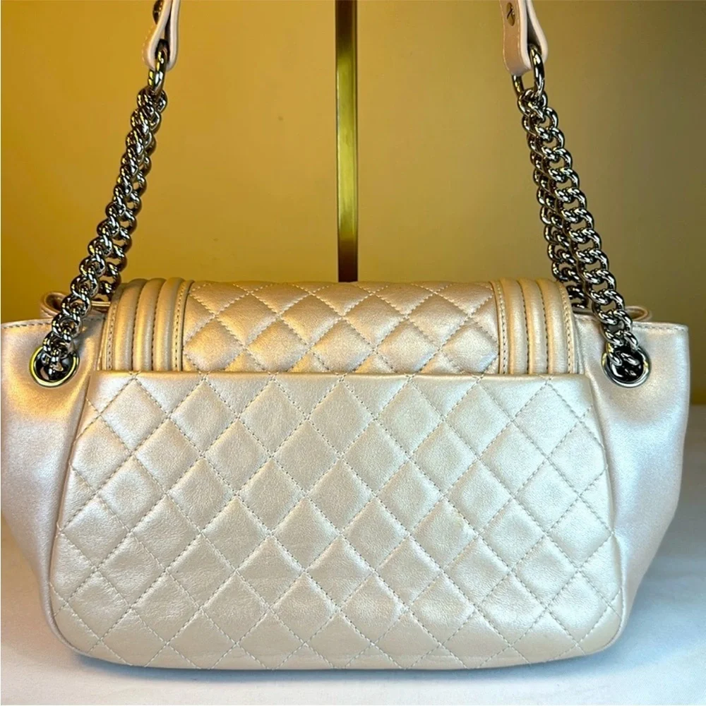 COA CHANEL Metallic Boy Bag - Picture 5 of 13